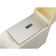 Load image into Gallery viewer, Refractometer white - Photograph 3